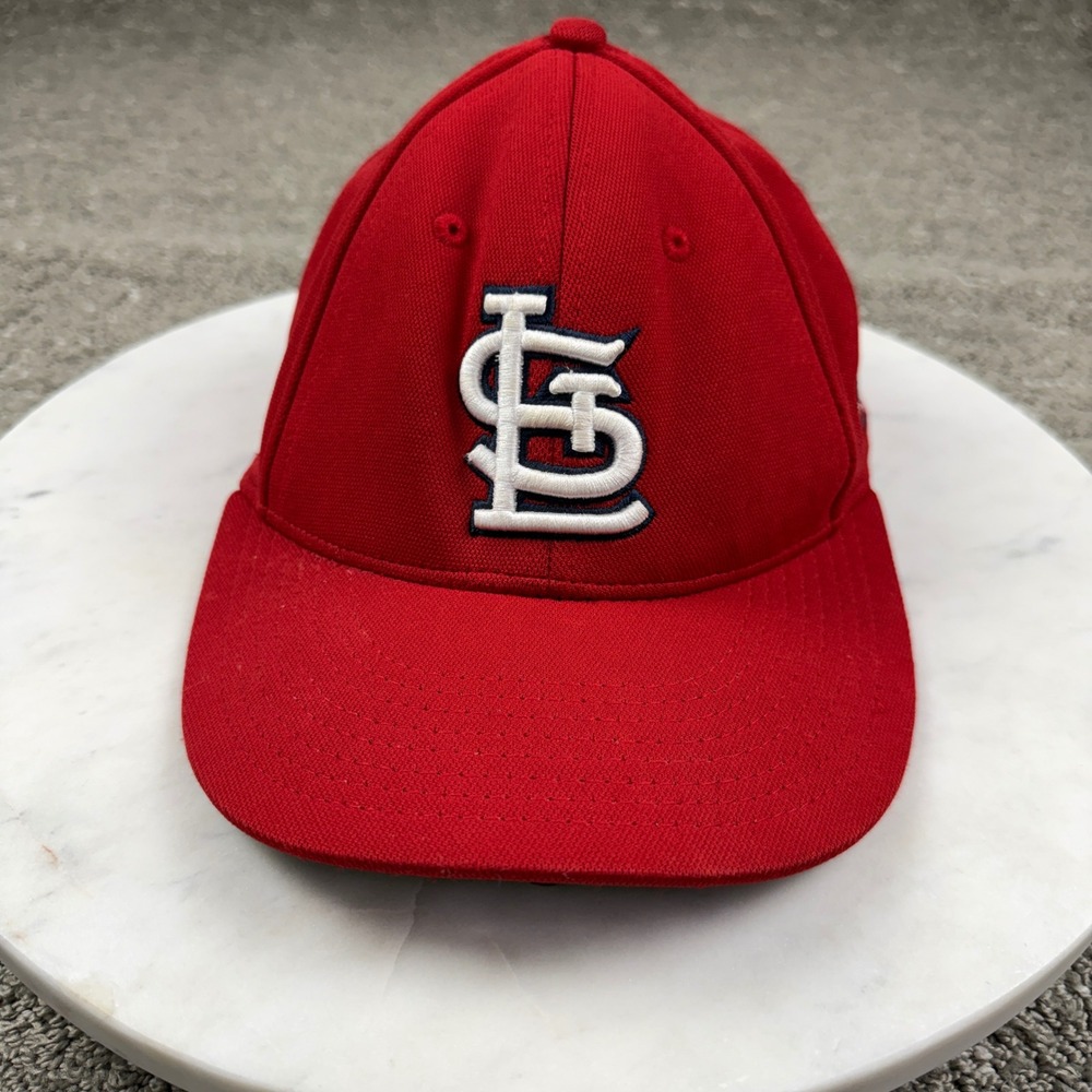 OC Sports Baseball Cap Men S/M Red St. Louis Cardinals MLB Fitted Hat